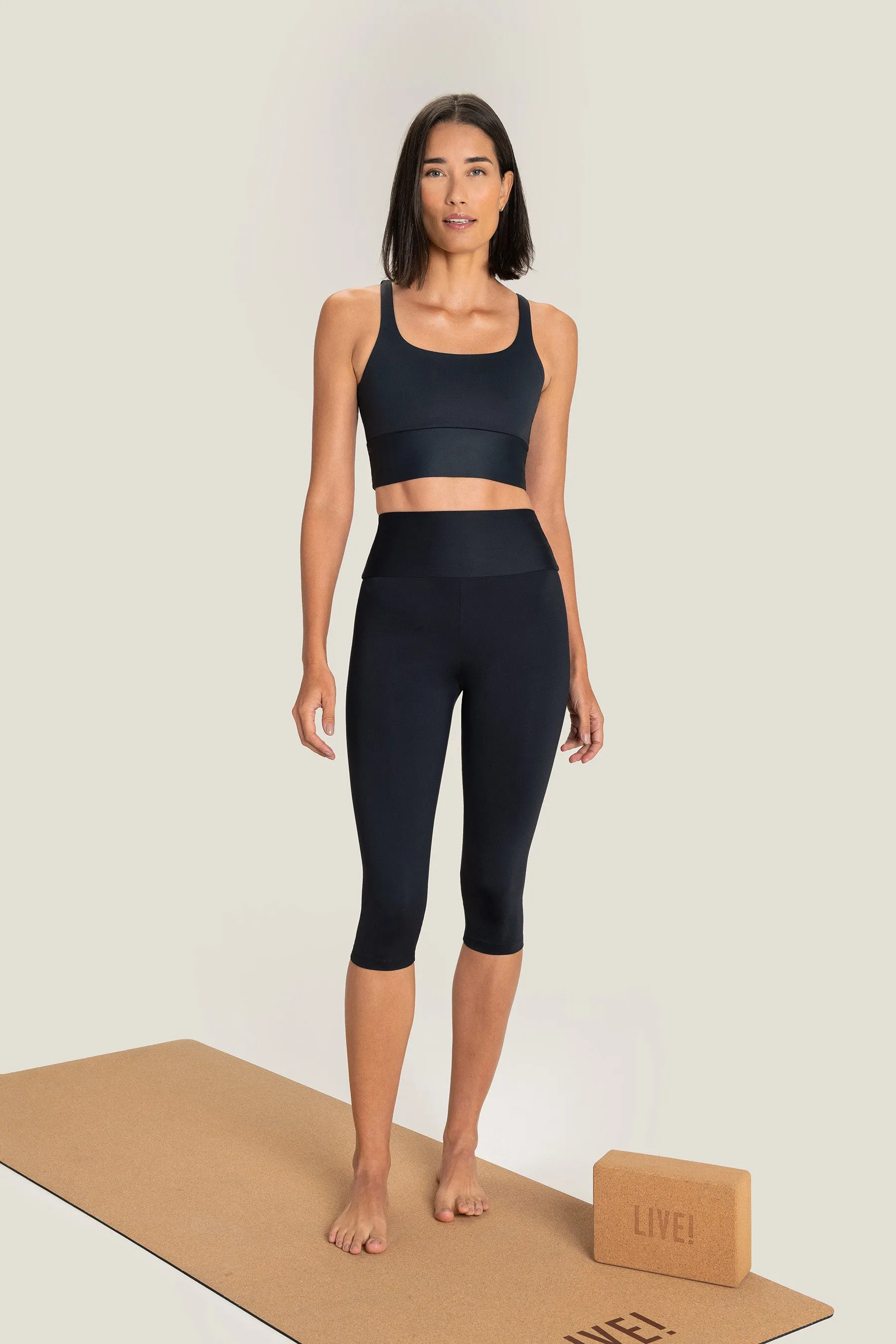 Essential Emana® Capri Leggings