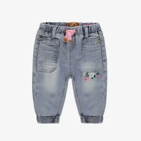 Pantalon en denim bleu moyen avec broderies, bébé || Medium blue denim pants with embroidery, baby