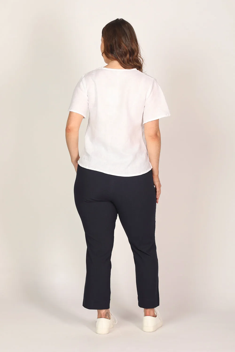 Regular Length Stretch Capri Pant in Navy