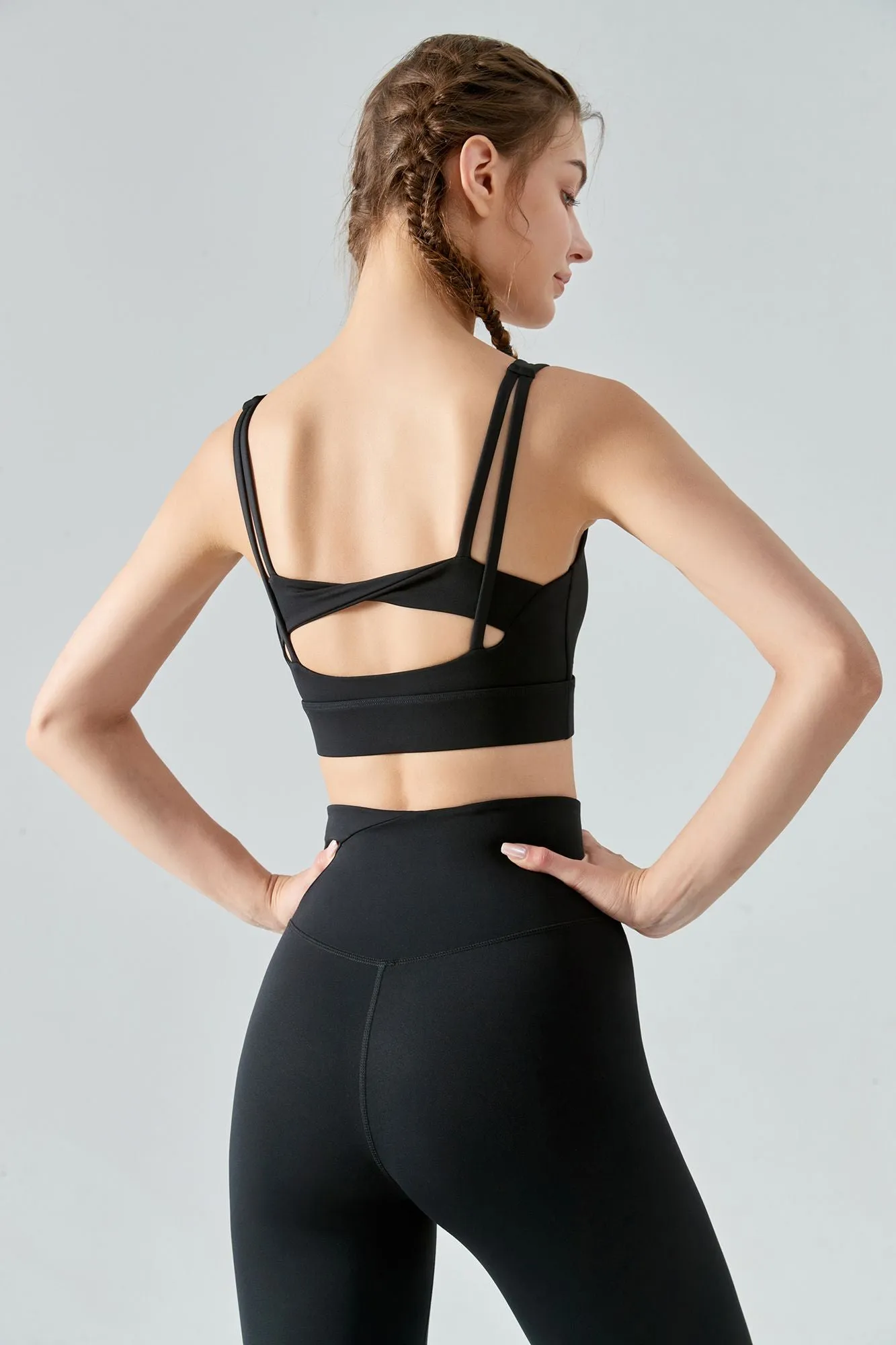 Strappy Twisted Sports Bra